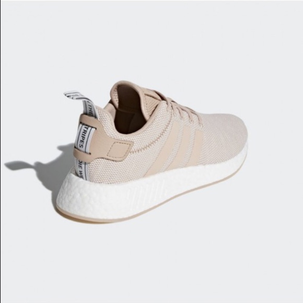 NWT Adidas Women’s NMD R2 - Picture 3 of 8